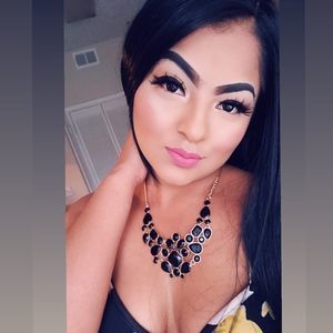 Meet your Posher, Melina